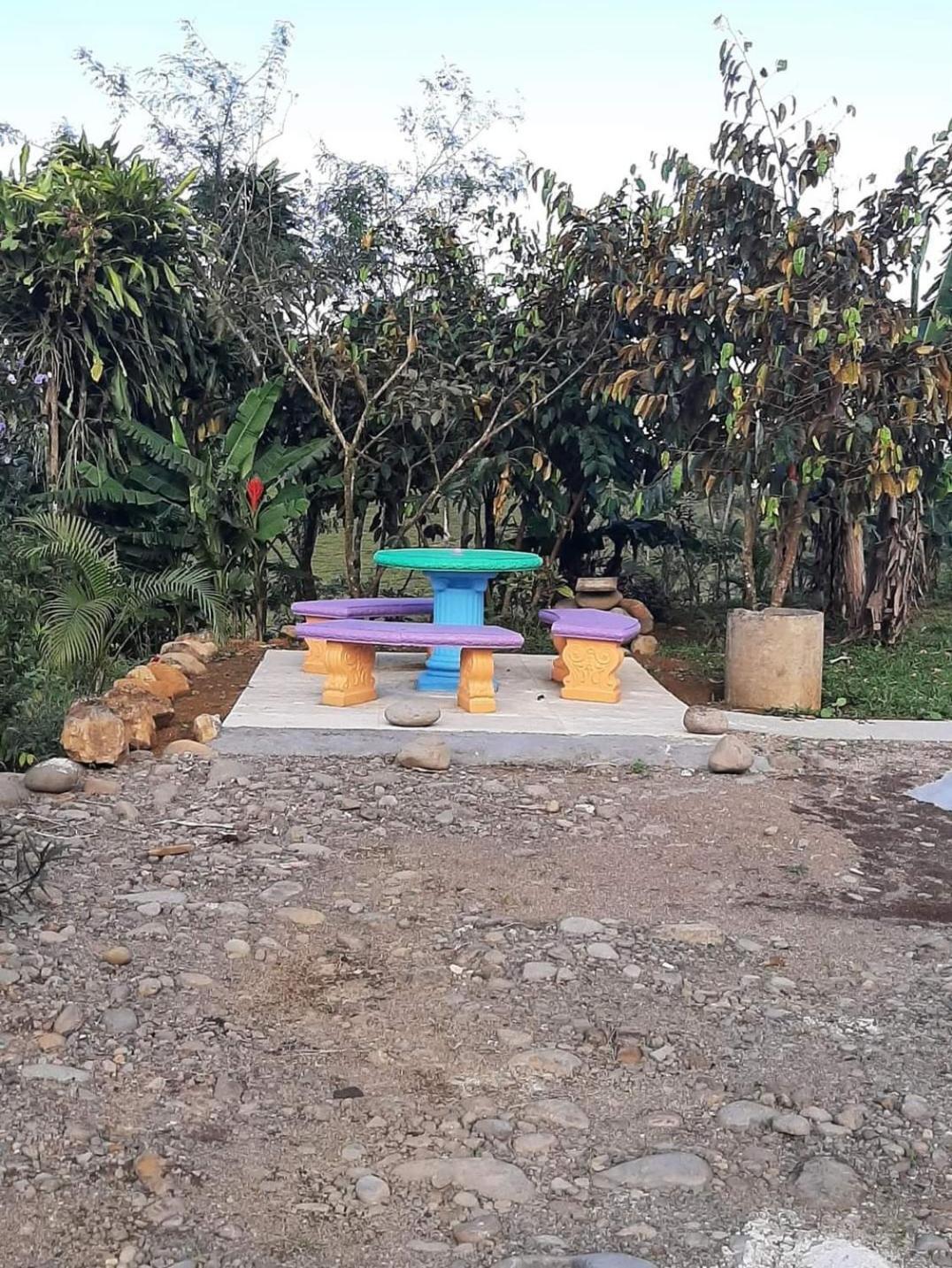 Cabinas El Pilon Rio Celeste Exterior foto